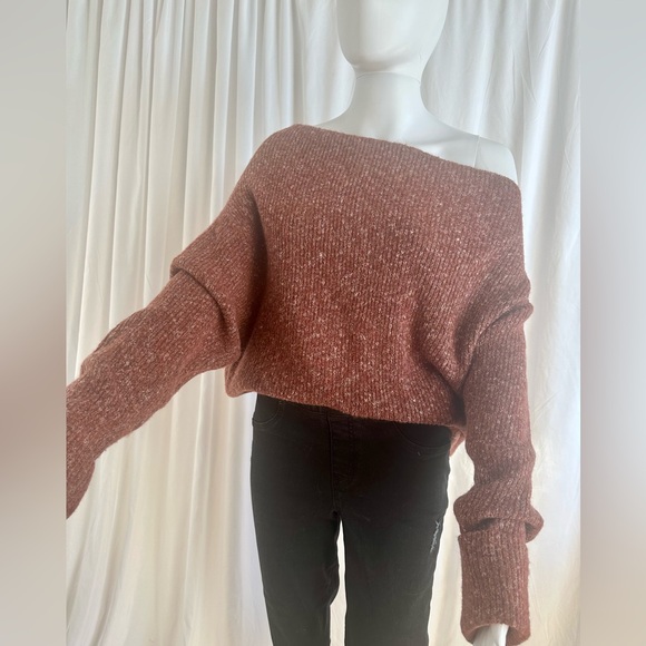 TREASURE & BOND Women's One-Shoulder Rib Sweater in Rust Russet - Medium - Picture 4 of 8